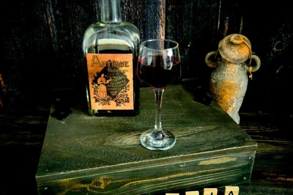 Likier Badel Antique Pelinkovac z Chorwacji