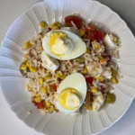Sałata ryżowa z jajkiem