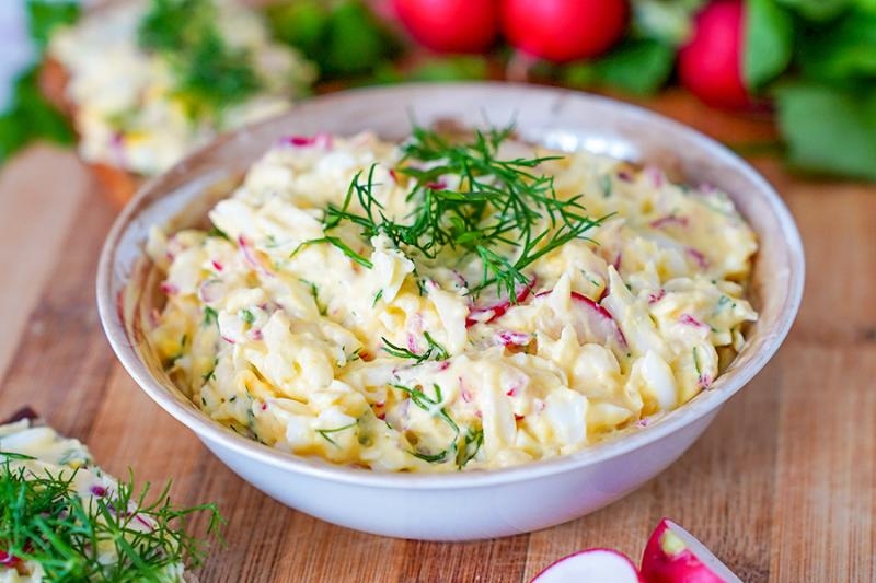 Pasta kanapkowa z rzodkiewką, jajkiem i serem