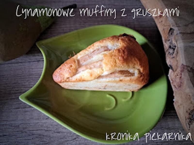 Cynamonowe muffiny z gruszką