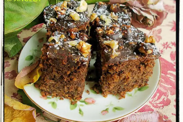 Ciasto buraczano-czekoladowe z migdałami i orzechami - Chocolate & Beetroot Cake Recipe - Torta alla barbabietola con cioccolato e cocco