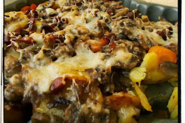 Zapiekanka ziemniaczana z pieczarkami i boczkiem - Potatoes au Gratin Recipe -  Gratin di patate con funghi e pancetta