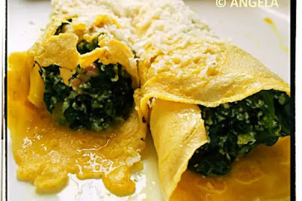 Rurki omletowe ze szpinakiem i boczkiem - Omelette Rolls with Spinach and Bacon - Cannelloni con ripieno di spinaci e pancetta