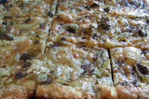 Pizza biała z sardelami i cebulą - White pizza with anchovies and onions - Pizza bianca con le acciughe e cipolla