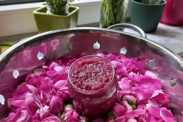 Konfitura z płatków róży - Rose Petal Jam Recipe - Confettura di petali di rosa
