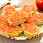 Pan con tomate –...