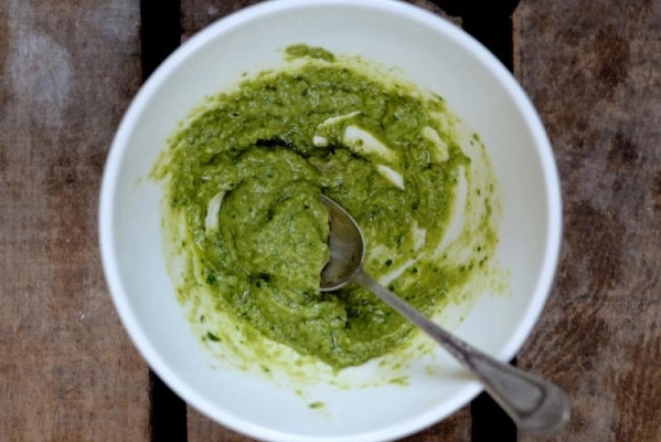 pieczone buraki z pesto pietruszkowym