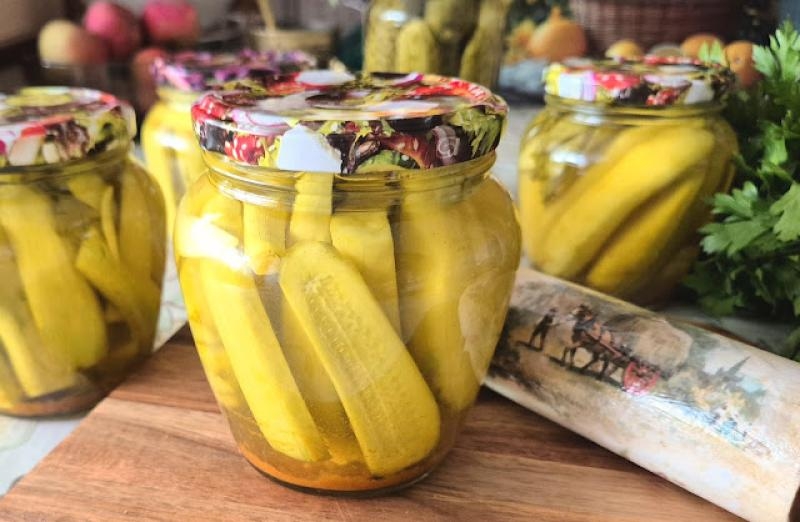 Ogórki w zalewie curry