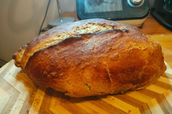 Wiejski domowy chleb na maślance