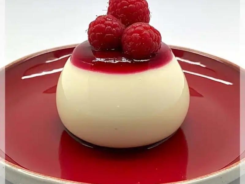 Panna Cotta z Musem Malinowym to pyszny deser