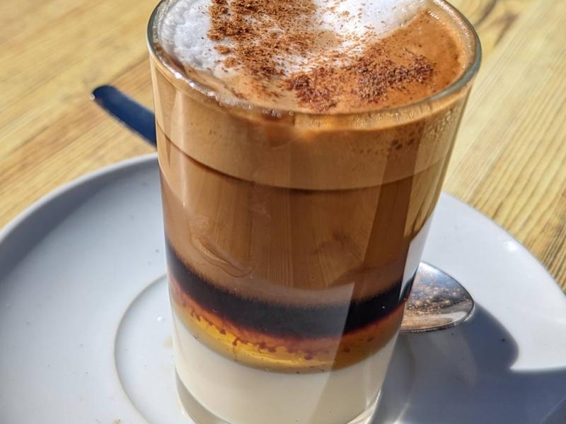 Kawa Barraquito - kawa warstwowa z Teneryfy
