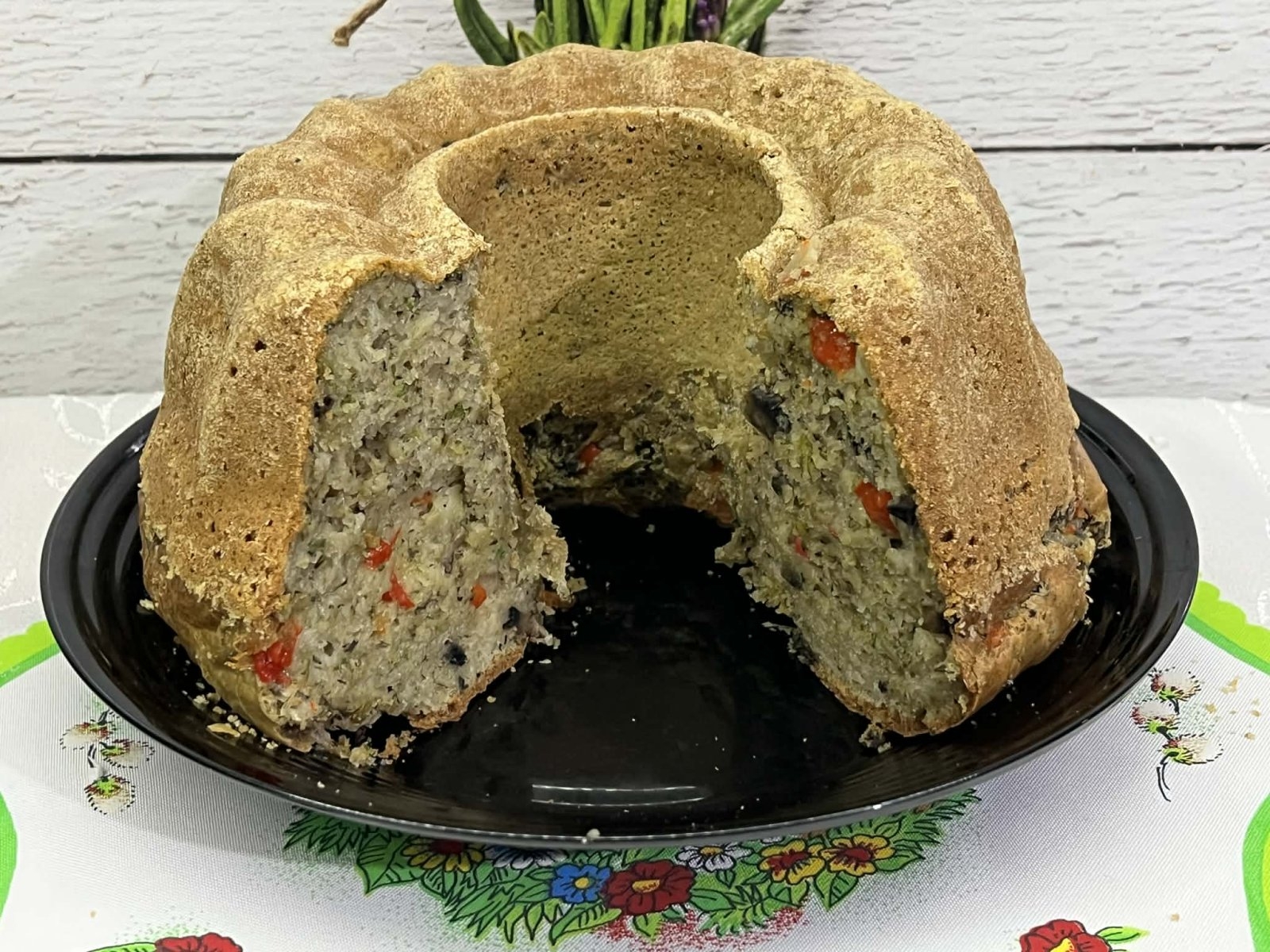 Wytrawna babka z pieczarkami i papryką