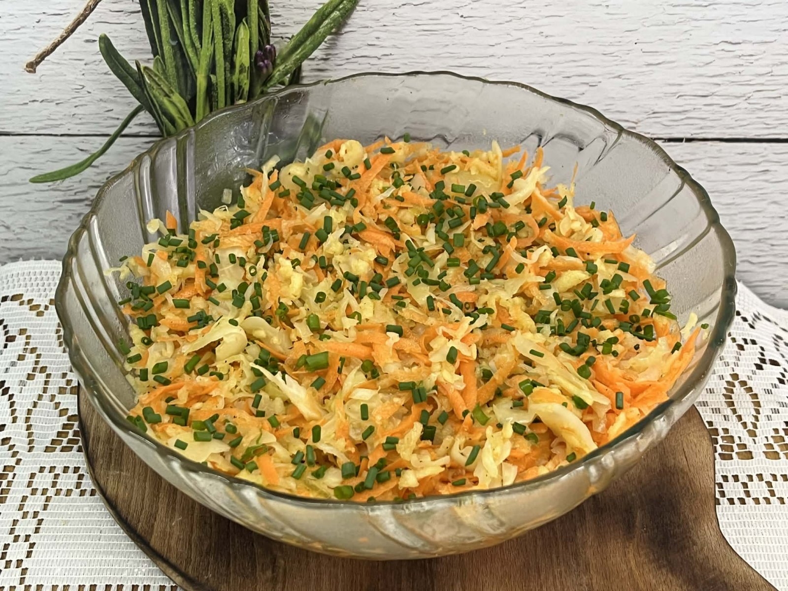 Najlepsza surówka z kiszonej kapusty