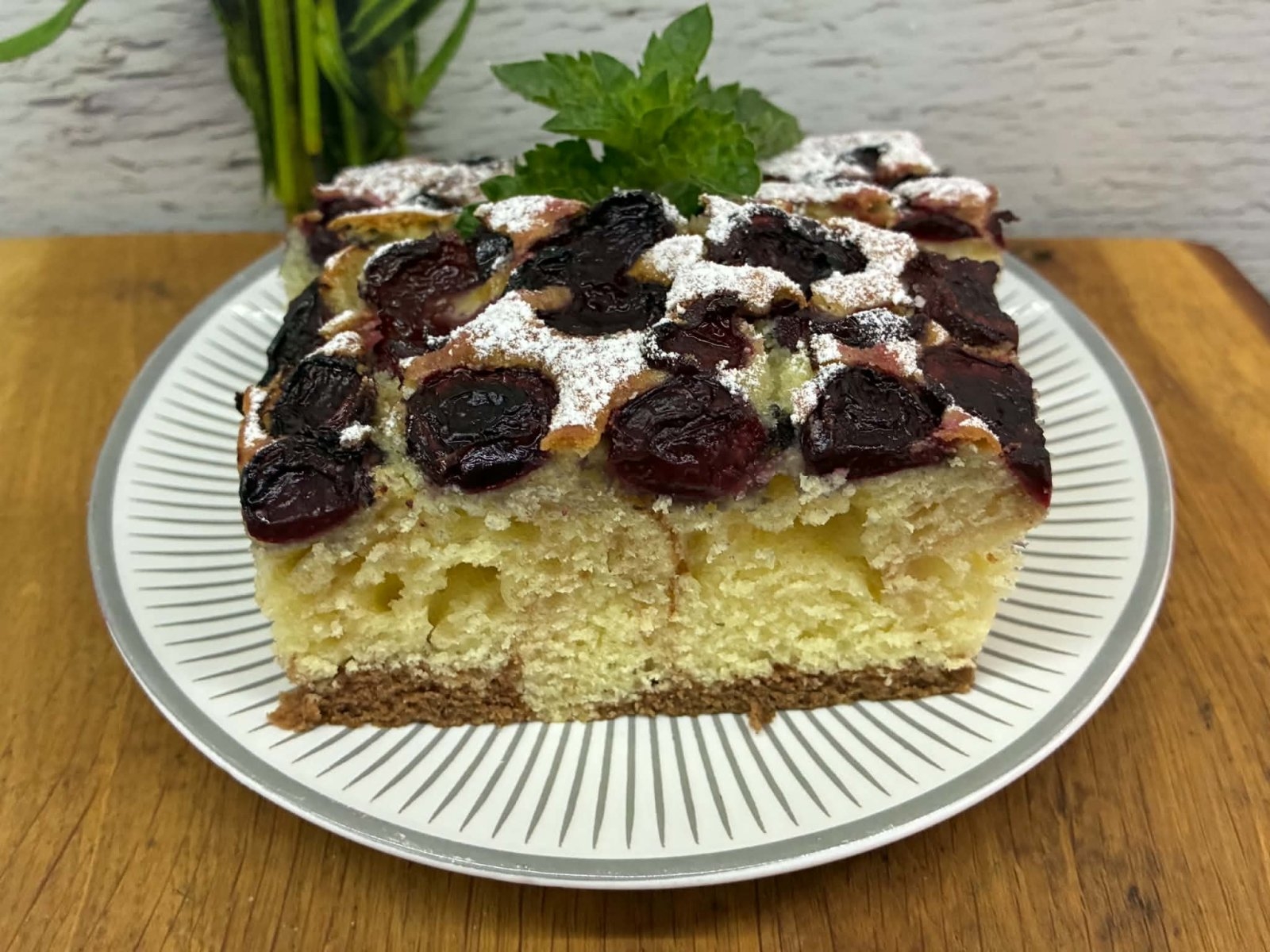 Ciasto kakaowo-waniliowe z czereśniami na dużą blachę