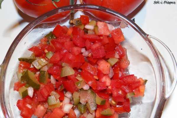 Szybka salsa pomidorowa - idealna do obiadu
