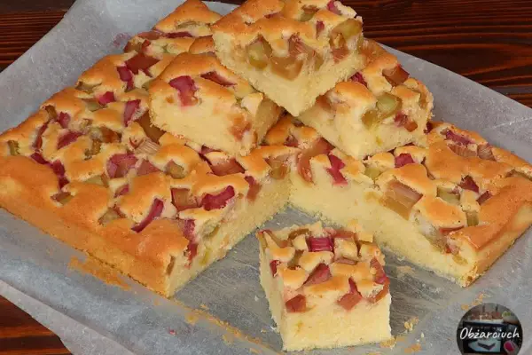Piknikowe ciasto z owocami - prosty sposób na smaczny deser w plenerze