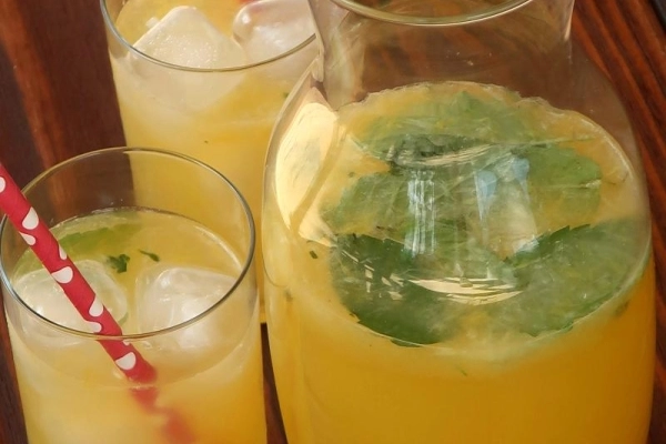 Domowa lemoniada - w upały innych napojów nie pijemy