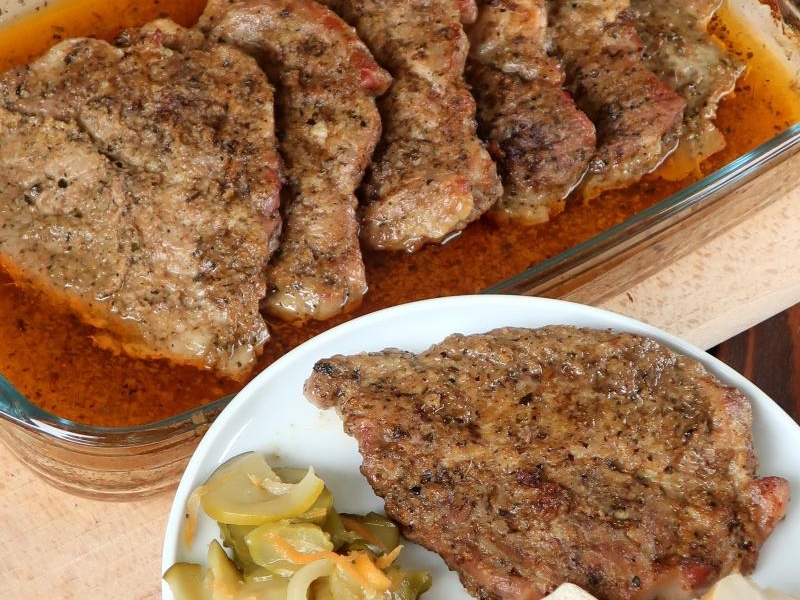 Karkówka pieczona w plastrach
