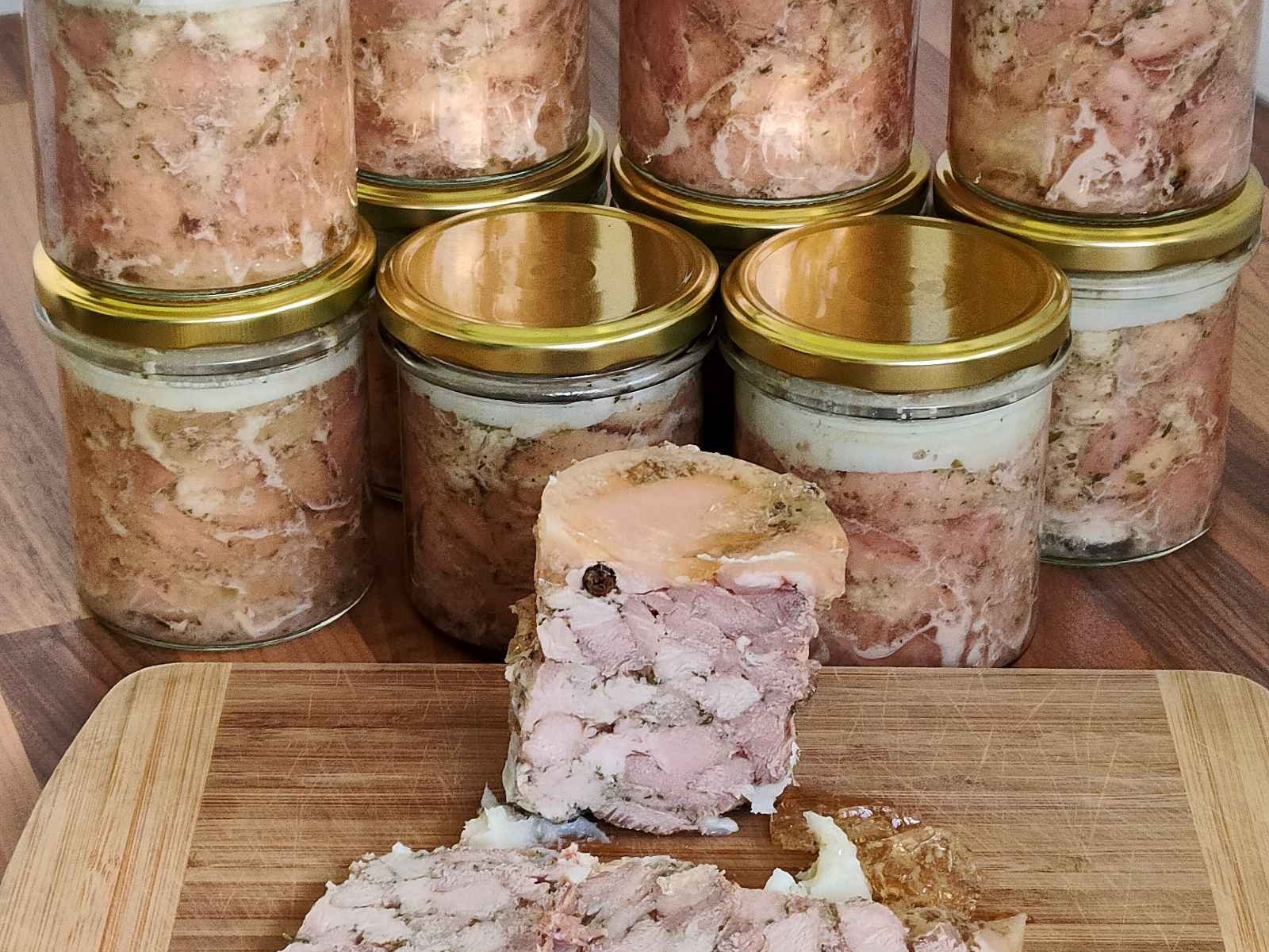 Tuszonka z szynki i boczku - jak zrobić mięso w słoiku, przepis krok po kroku