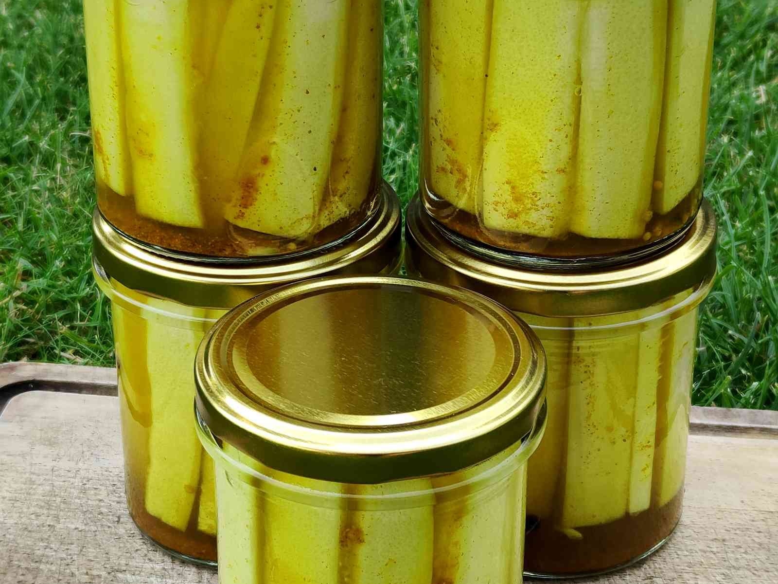 Cukinia w zalewie curry na zimę – sprawdzony przepis do słoików