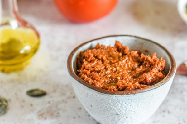 Pesto z suszonych pomidorów (pesto alla siciliana)