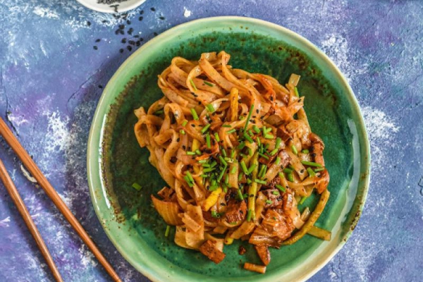 Makaron z kimchi i tofu