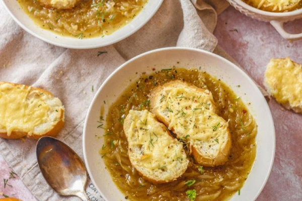 Francuska zupa cebulowa