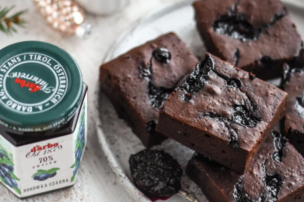 Brownie z dżemem borówkowym