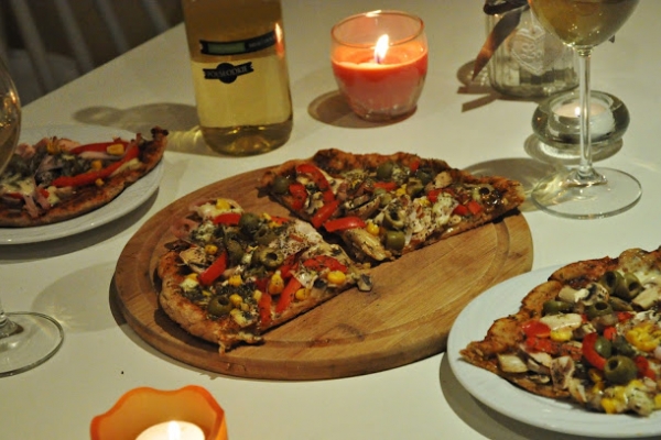 Pełnoziarnista klasyczna pizza z szynką