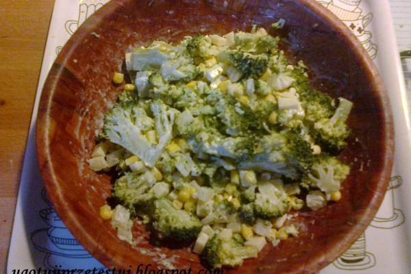 PRZEPYSZNA sałatka brokułowa