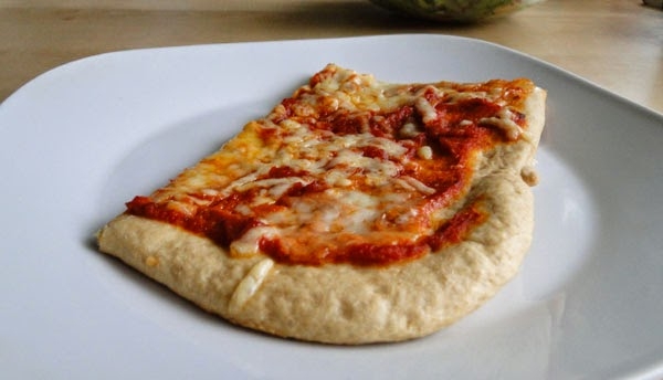 Niepozorna pizza na cieście z kamutu