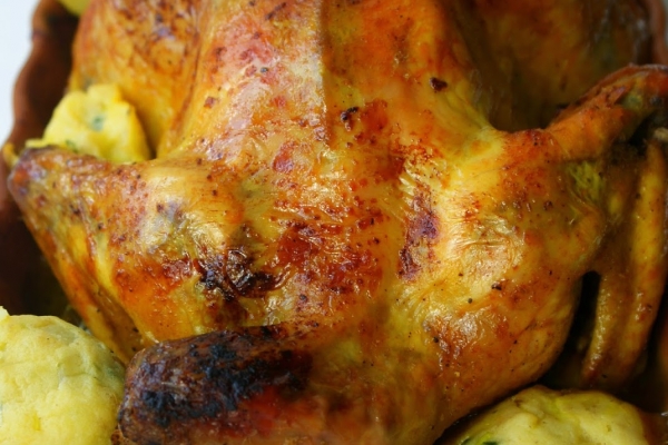 Kurczak pieczony z maślanym nadzieniem ziemniaczanym ze szczypiorkiem, porem i kolendrą + masterchef