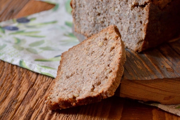 Chleb żytnio –orkiszowy z ziarnami 