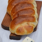 Chleb z niebieskim serem...