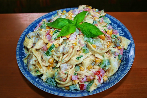 Sałatka z tortellini