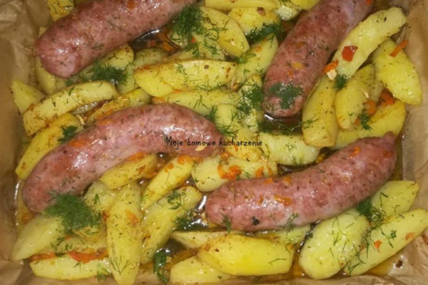 Pieczone ziemniaki z kiełbasą
