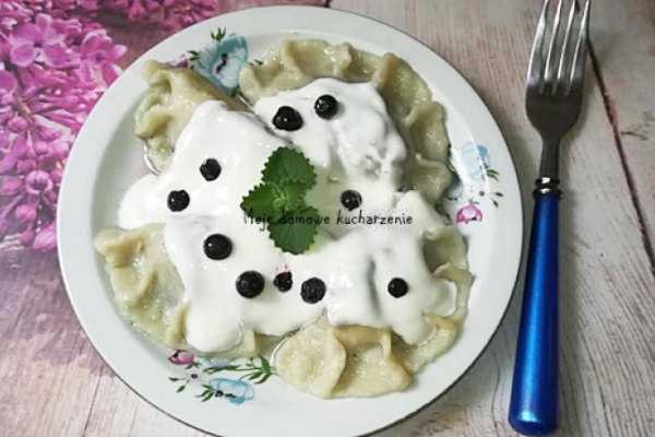 Pierogi z jagodami i serem