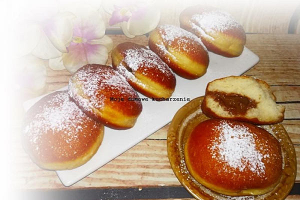 Pączki z kajmakiem