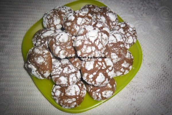 Popękane ciasteczka czekoladowe (chocolate crinkles)
