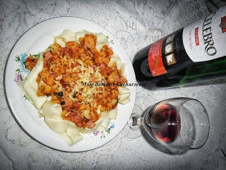 Pappardelle z kalafiorem i czerwonym winem