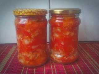  Sałatka kalafiorowo-pomidorowo- paprykowa