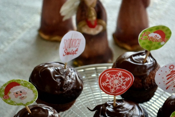 Świąteczne czyż nie? :) Pierniczkowe muffinki nadadzą się dla każdej rodzinki :)