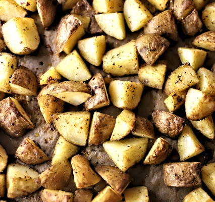 Pieczone ziemniaczki w chrupiącej skórce z ziołami