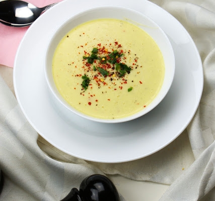 Kremowa zupa czosnkowa