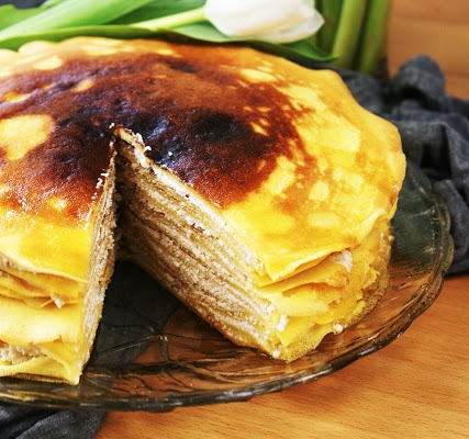 Pomarańczowy torcik z naleśników