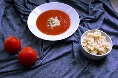 Pomidorowa zupa z soczewicy