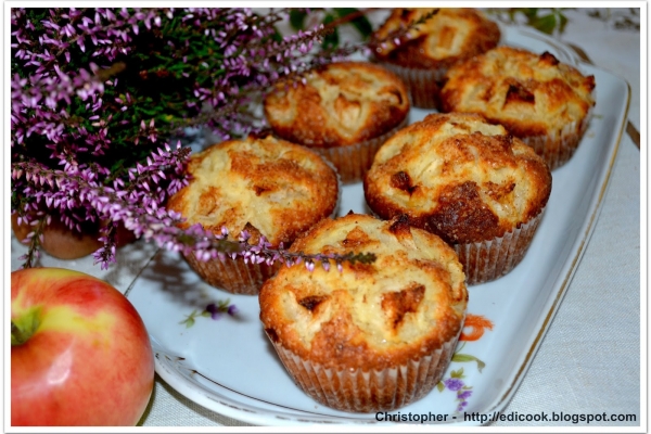 Muffinki z jabłkami i węgierkami