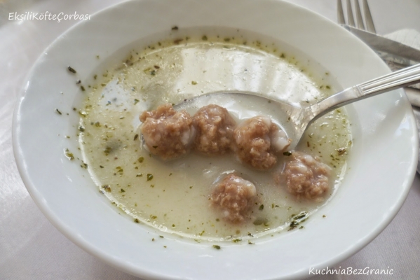 Ekşili köfte çorbası - zupa z klopsikami