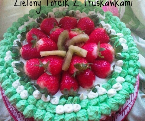 Zielony torcik z truskawkami 