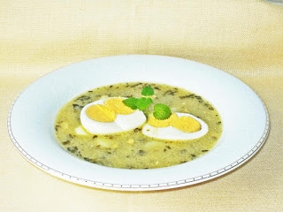                                                           Zupa szczawiowa z jajkiem